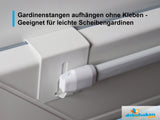 Metall-Fensterhaken oben am Fenster montiert